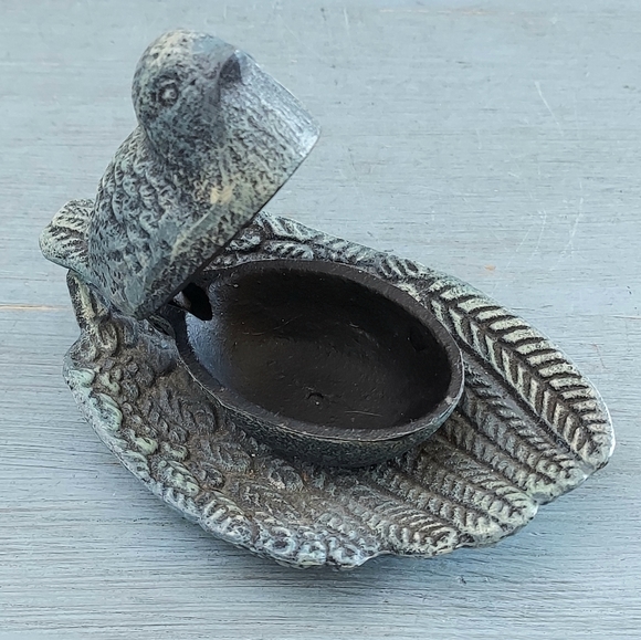 Vintage Cast Iron Bird/Leaf Trinket Box - Picture 9 of 9